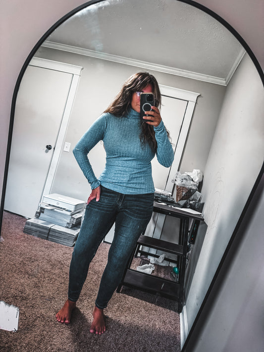 Oceans Turtleneck Lightweight Long Sleeve